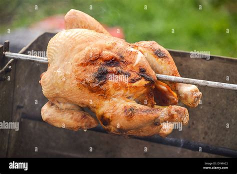 Whole chicken grill hi-res stock photography and images - Alamy