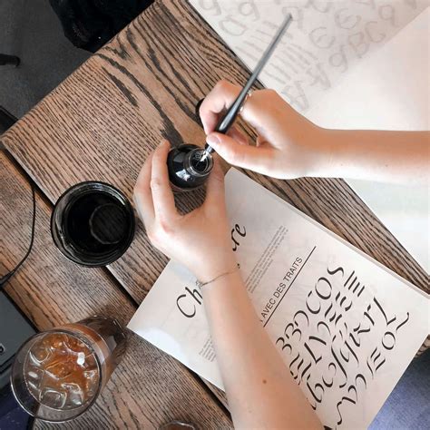63 Artistic Side Hustles That PAY WELL!