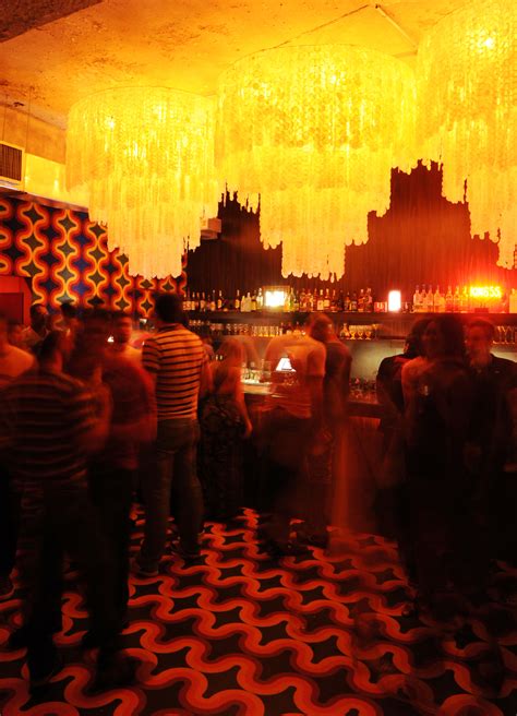 Galeria de Clube HOT HOT / Estudio Guto Requena - 33