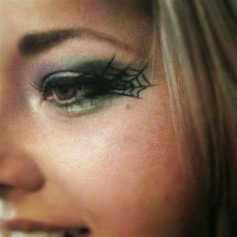 Spiderwebs with eyeliner | Halloween eye makeup, Gothic makeup ...