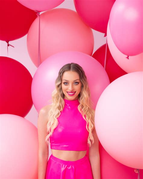 Camille: ‘Er zijn mensen die vinden dat ik te sexy gekleed ben. Komáán