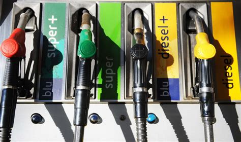 Dove la benzina costa meno in Europa | Giornalettismo