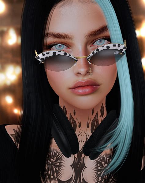 Charlotte Chisolm | 💙Blake💙 - Info in Bio Features ️ ️ @shimm.sl