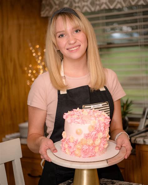 Creative Confections LLC (@creativeconfectionsbykayla) • Instagram