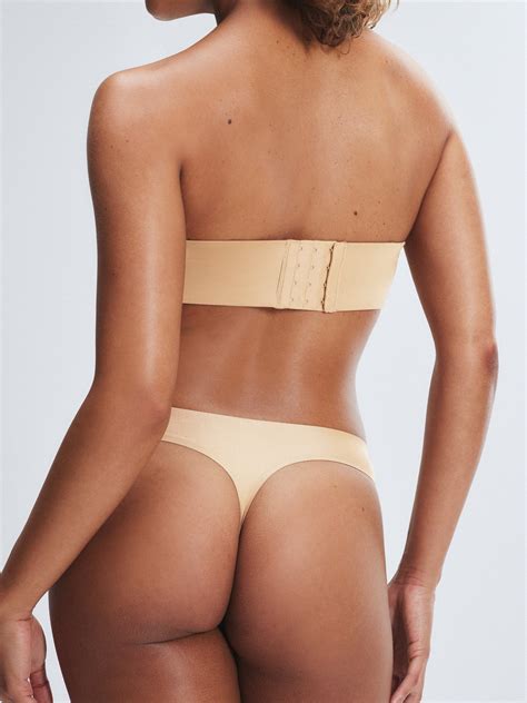 NEW Microfiber Strapless Bra in Nude | SAVAGE X FENTY