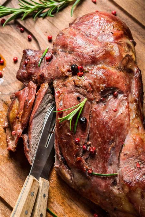 Proper Venison Internal Temp Guide (+ What is Venison and How to Cook Deer Meat) - IzzyCooking