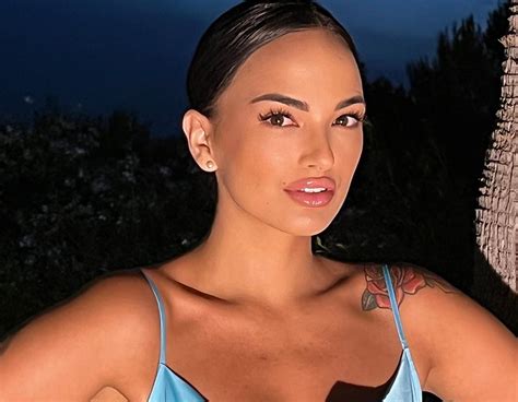 Claudia Bavel свежие 28 фото: горячие и сексуальные, Claudia Bavel в жизни