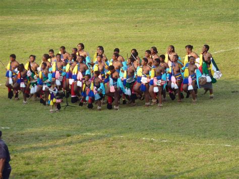 Swazi Living: Umhlanga: The Reed Dance