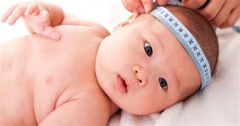 mengukur lingkar kepala bayi  benar tanya ners