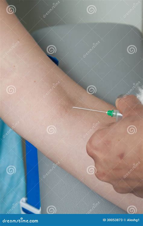 Drawing blood procedure stock image. Image of pain, health - 30053873