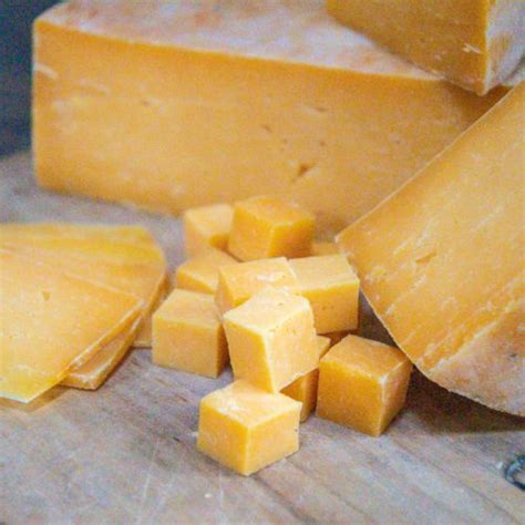 How to Make Cheddar Cheese - Homesteaders of America