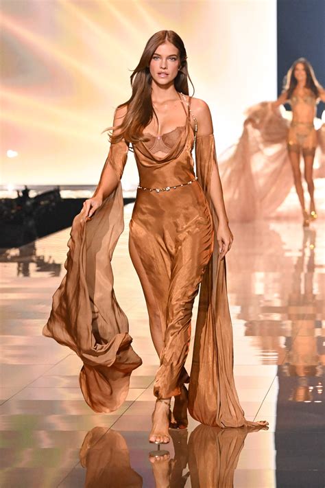 Every Look From the 2025 Victoria’s Secret Fashion Show Runway