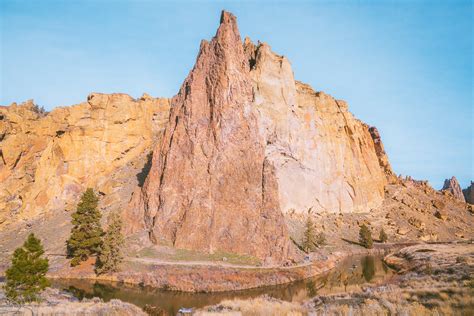 The Ultimate Guide To Smith Rock Hiking Trails - The Wandering Queen