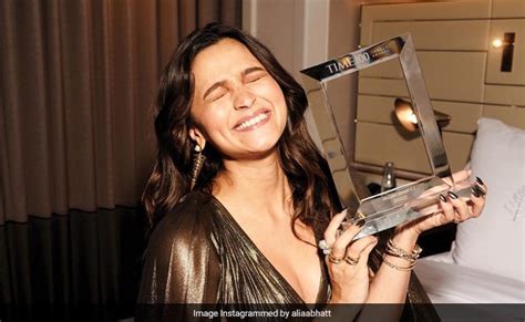 Alia Bhatt Embraces Her Flaws At Time 100 Impact Awards: "I'm Terrible ...