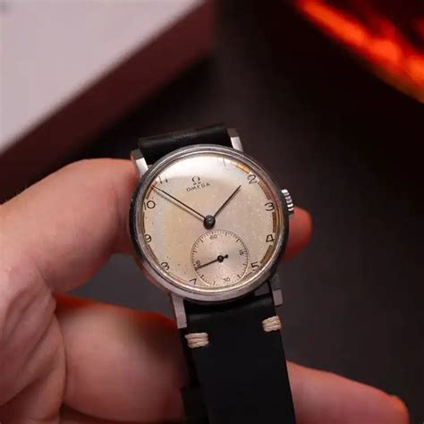 Timeless Elegance: Exploring the Charm of Men's Vintage Watches