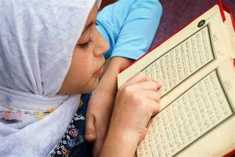 Religious dress - Islamic Clothing, Hijab, Abaya | Britannica
