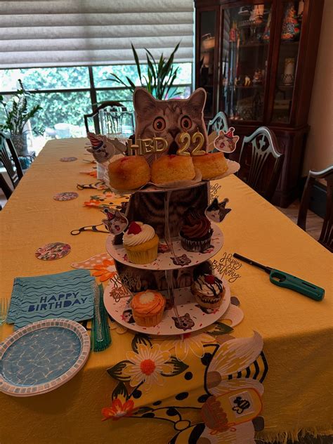 Bess Burton (@bessburton) • Instagram photos and videos