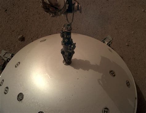 nasa insight lander rocks  journey  mars  view  pictures cnet