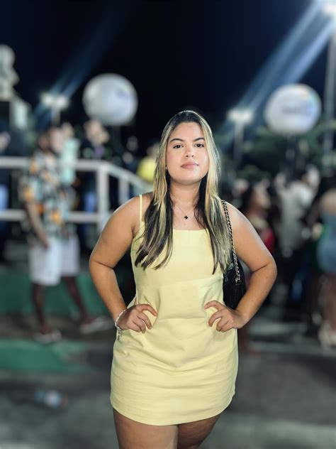 Amanda Mendes (@_amandameendess) • Instagram photos and videos