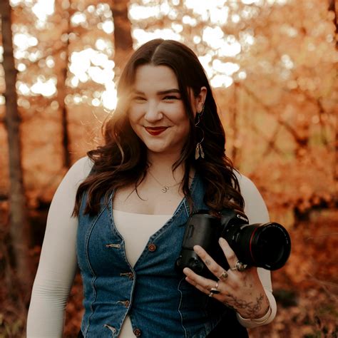 She Wanders Photography added a... - She Wanders Photography