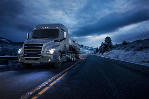 🔥 [30+] Freightliner Backgrounds | WallpaperSafari