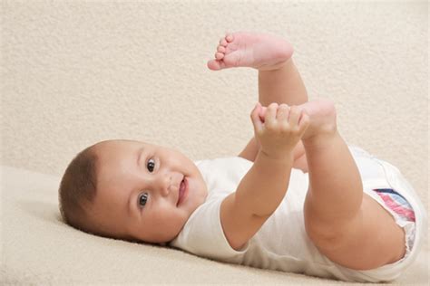 tips  soothe  fussy baby     fall asleep