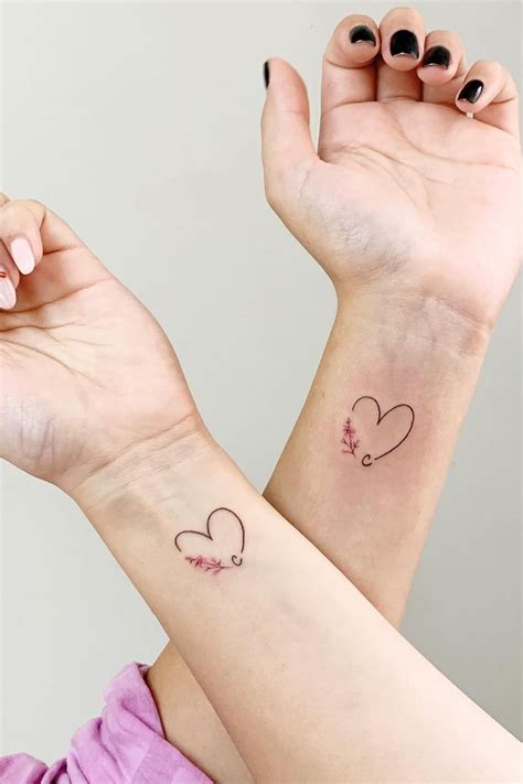 35 Stunning Small Heart Tattoo Ideas