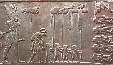 Your Guide To The Egyptian Museum : Narmer Palette