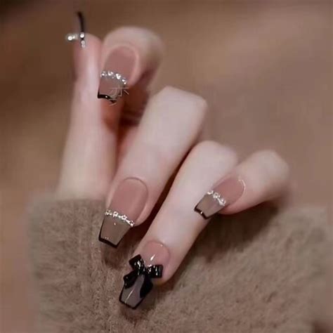 خرید و قیمت ناخن مصنوعی ساخته شده با مواد کاشت (کاشت موقت)طرح فوق ...