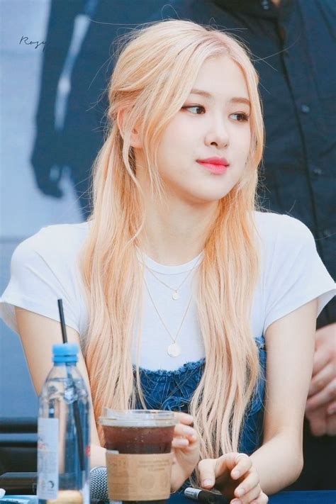 rosy  twitter kizlar uenlueler kadin oyuncular