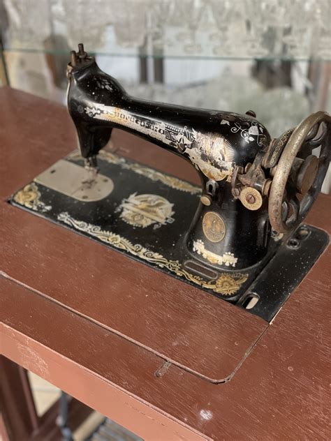 Antique SINGER Treadle Sewing Machine with Table | Timeless ...
