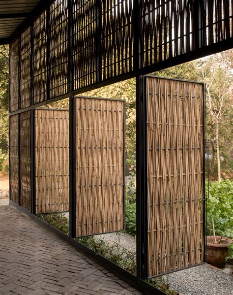 With a bamboo façade, this artists’ home in Delhi blends into nature