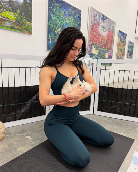 Sofia Elizabeth (@sofiaspamssometimes) • Instagram photos and videos