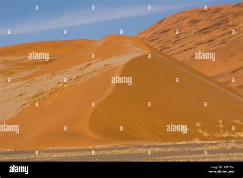 sossusvlei dunes in namibia Stock Photo - Alamy