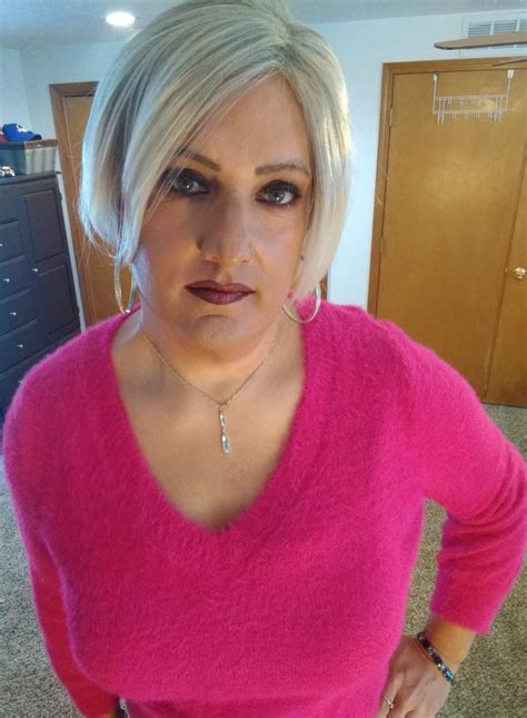 Short platinum blonde hair and fuzzy sweater : r/crossdressing