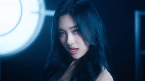 EVERGLOW - Slay who's who - K-Pop Database / dbkpop.com