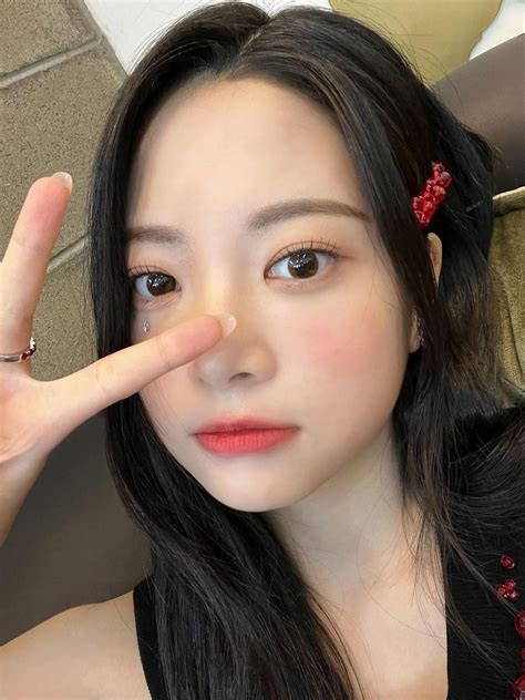 221001 LE SSERAFIM Weverse Update // Eunchae : r/hongeunchae