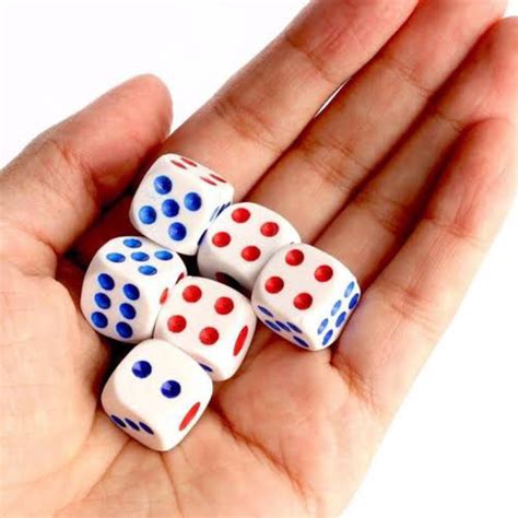 Jogos Dos Dados - KIT 06 Dados de Jogos Dadinho Com 6 Faces 1,4 CM | Shopee Brasil