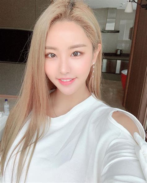 kl escort outcall service kuala lumpur  outcall girl malaysia