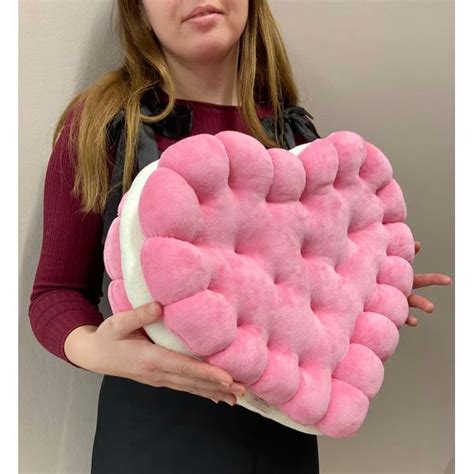 COOKIE PILLOW HEART - Pillow cookie Biscuit cushion Cookies | Inspire ...