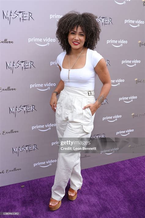 Jasmine Mathews's feet