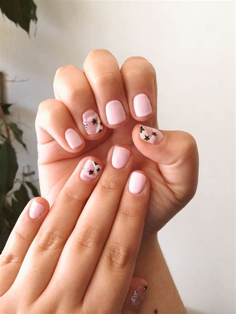 Uñas en rosado | Manicura de uñas, Manicura para uñas cortas, Manicura