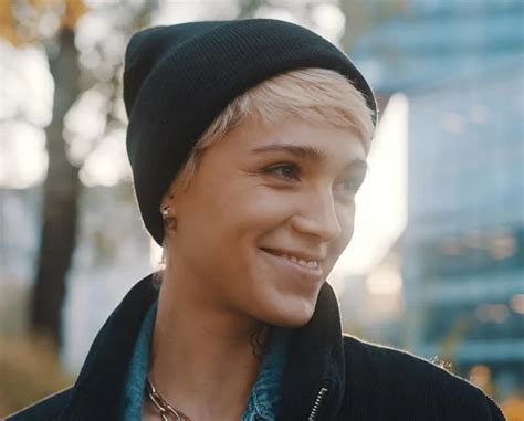 5 Hats That Make You Go From 'Too Short' To 'Hat's Off'