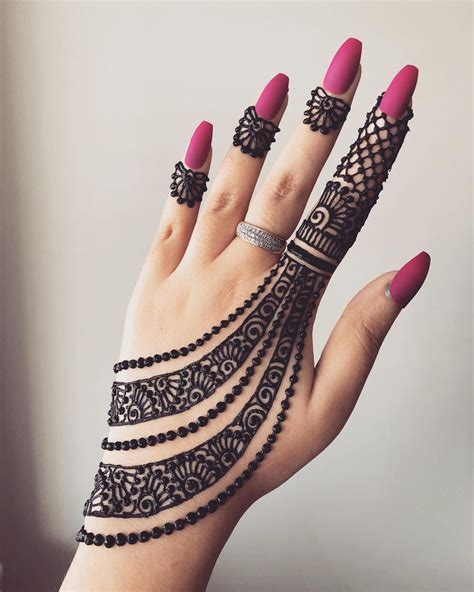 simple mehndi designs  hands backside