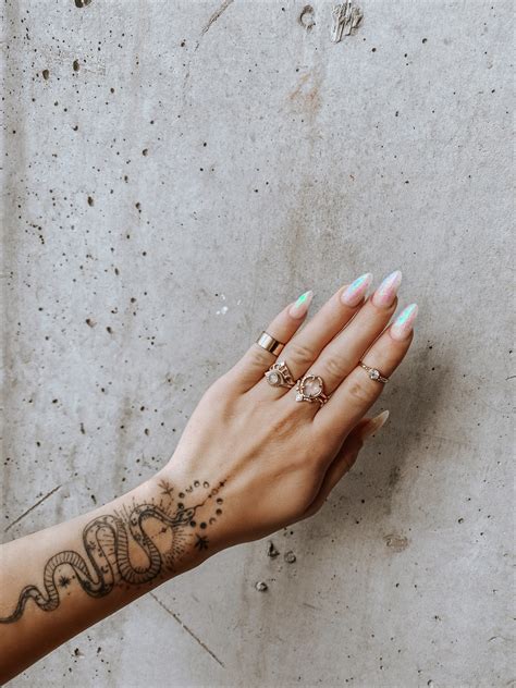 Mia L'amour on Twitter: "holographic opal 💖 prettiest nails i've had in