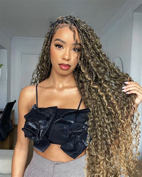 Pin di Ivana Portis su Hair nel 2024