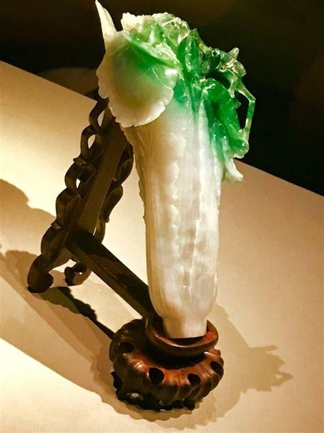 Jadeite cabbage with insect at National Palace Museum, Taipei : r ...