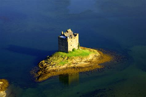 Stalker Castle Landmark in Porn Appin, SC, United Kingdom - landmark