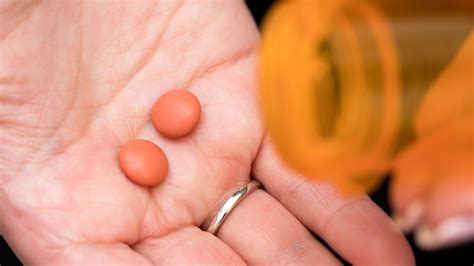Can You Mix Ibuprofen and Tylenol? Yes - GoodRx