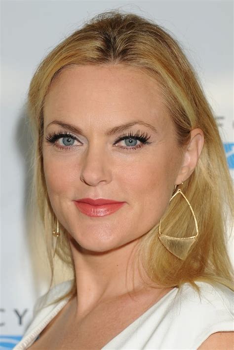 The Life & Career Of Elaine Hendrix